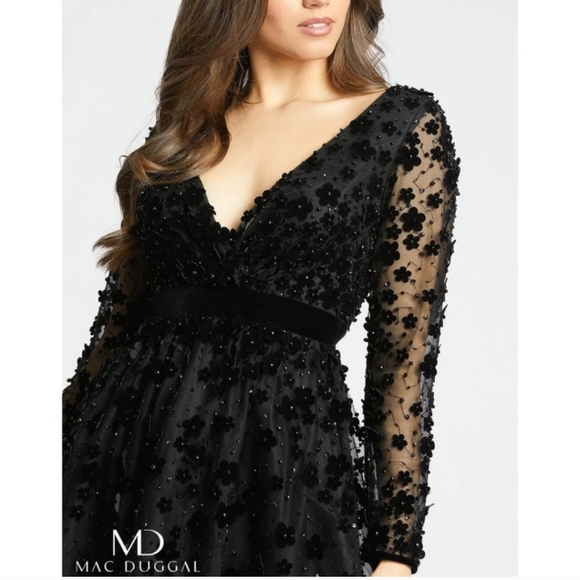 Mac Duggal $798 Size 4 Velvet Floral Applique Black Longsleeve Aline 67502 Dress - Picture 2 of 13